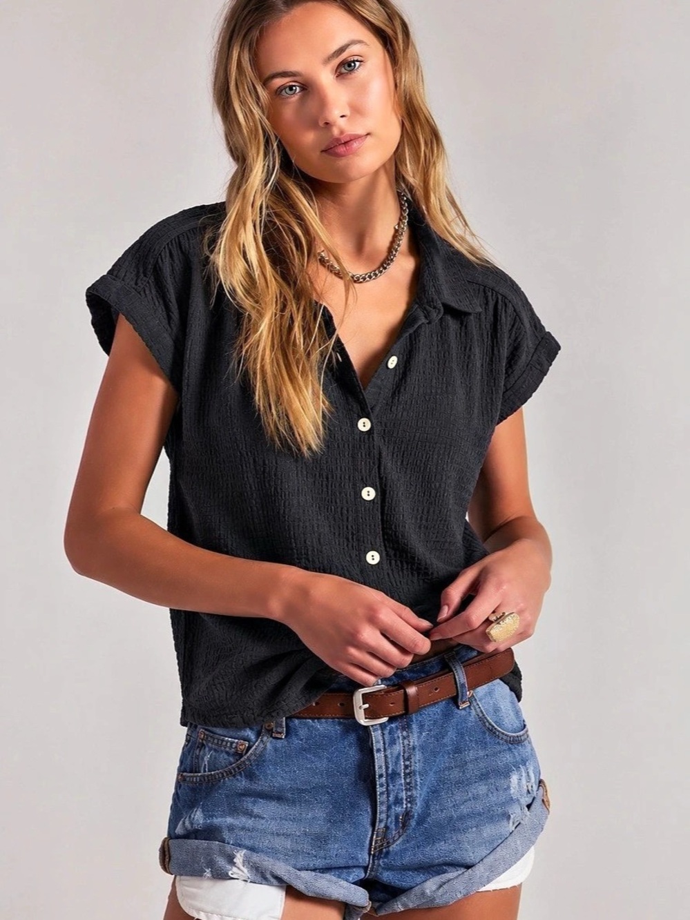 430. Majora Short Sleeve Button Down Black Size Medium Like New